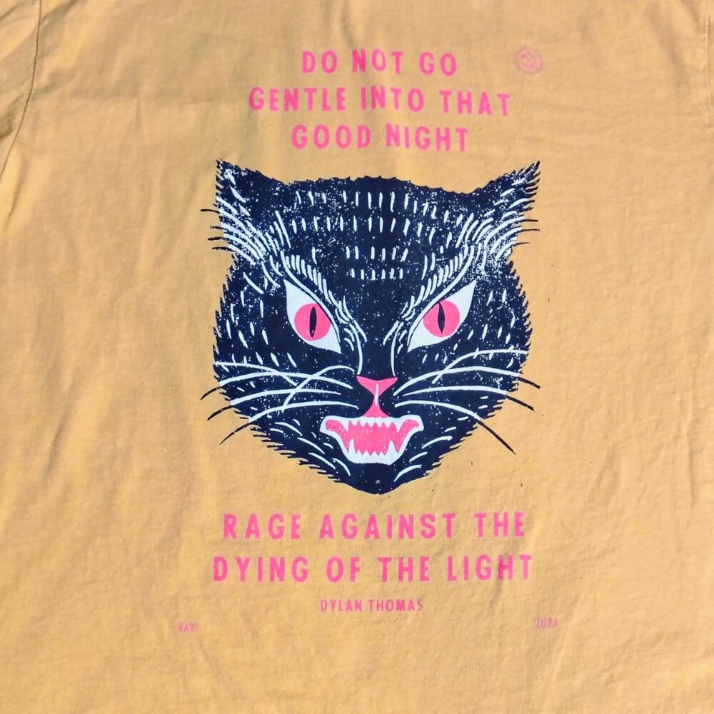 Ravi Zupa Dylan Thomas T-Shirt Size Large Traditional Cat Quote Logo - Picture 13 of 13